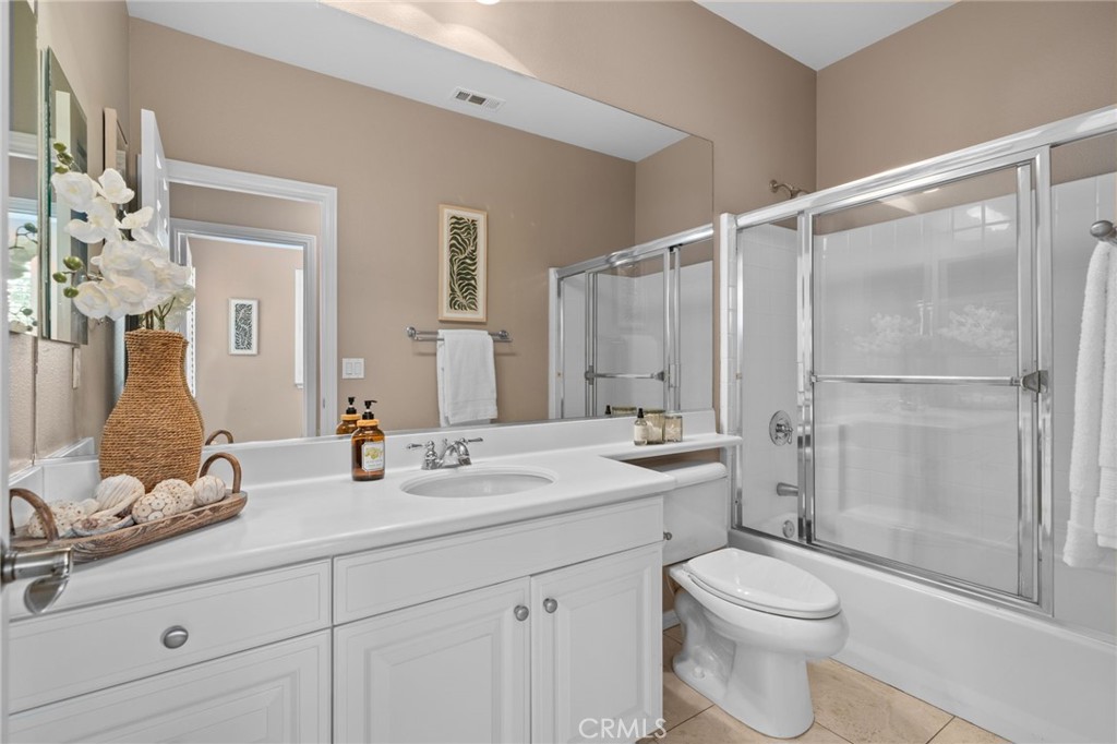 5497 Glen Ridge Court Rancho Cucamonga, CA 91739 - Photo 42 of 70 hall bath across from guest bedroom