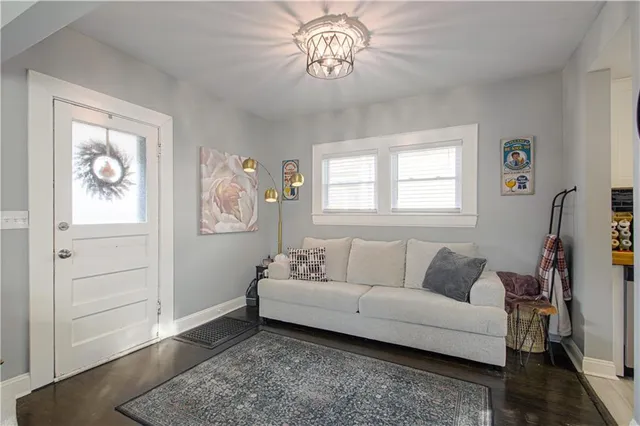 $285,000 | 3419 Central Street, Kansas City, MO 64111