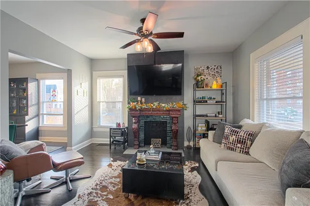 $285,000 | 3419 Central Street, Kansas City, MO 64111