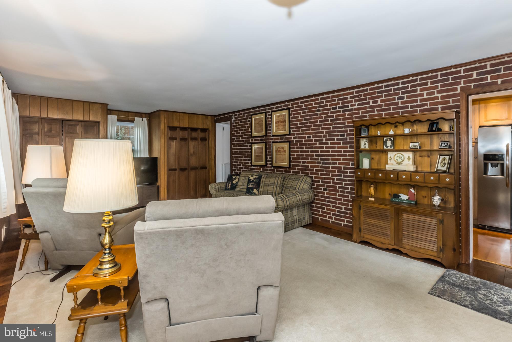 319 Gibbons Road Springfield, PA 19064 - Photo 17 of 40 Family Room with parquet floors