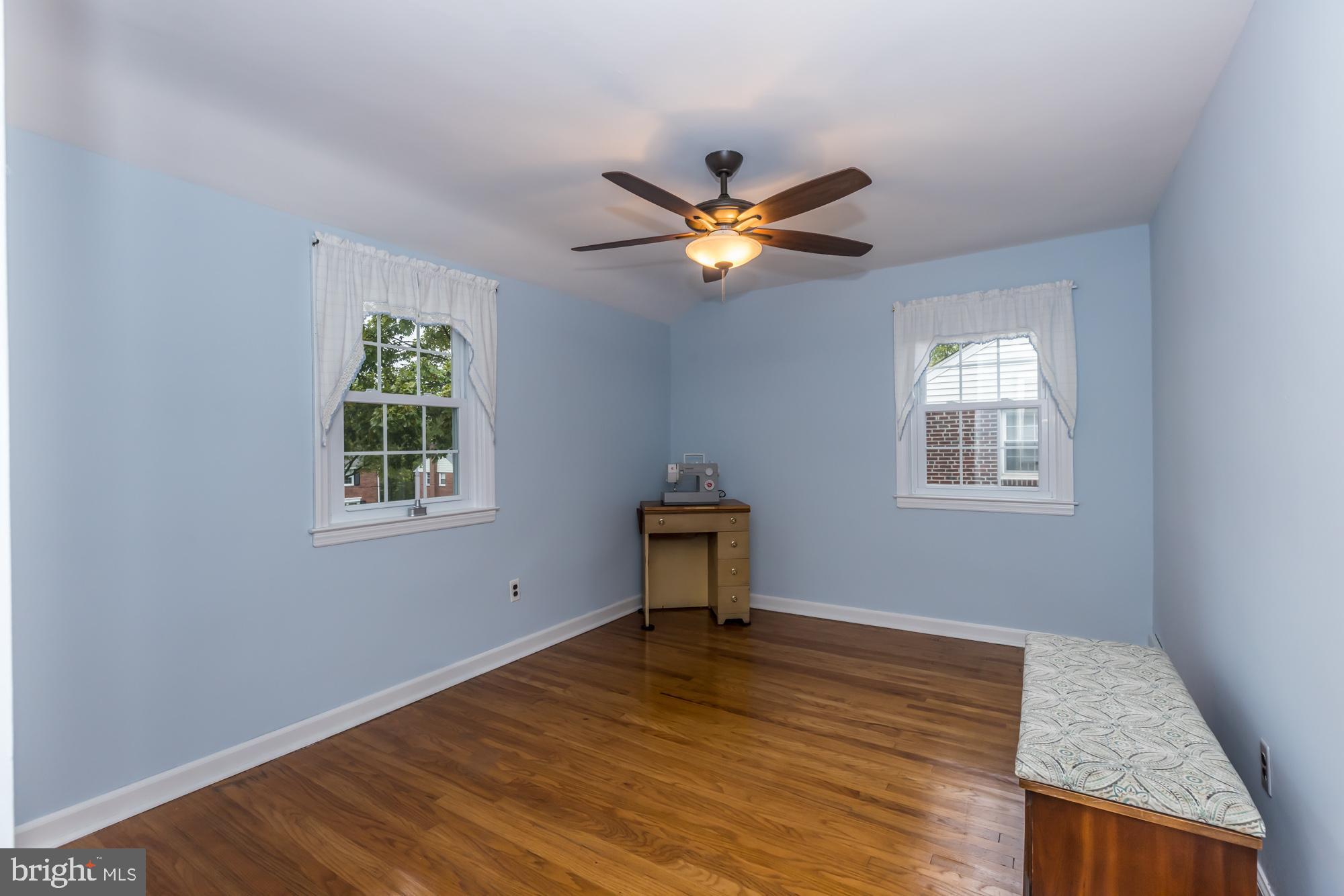 319 Gibbons Road Springfield, PA 19064 - Photo 29 of 40 Bedroom #3 with hardwood floors