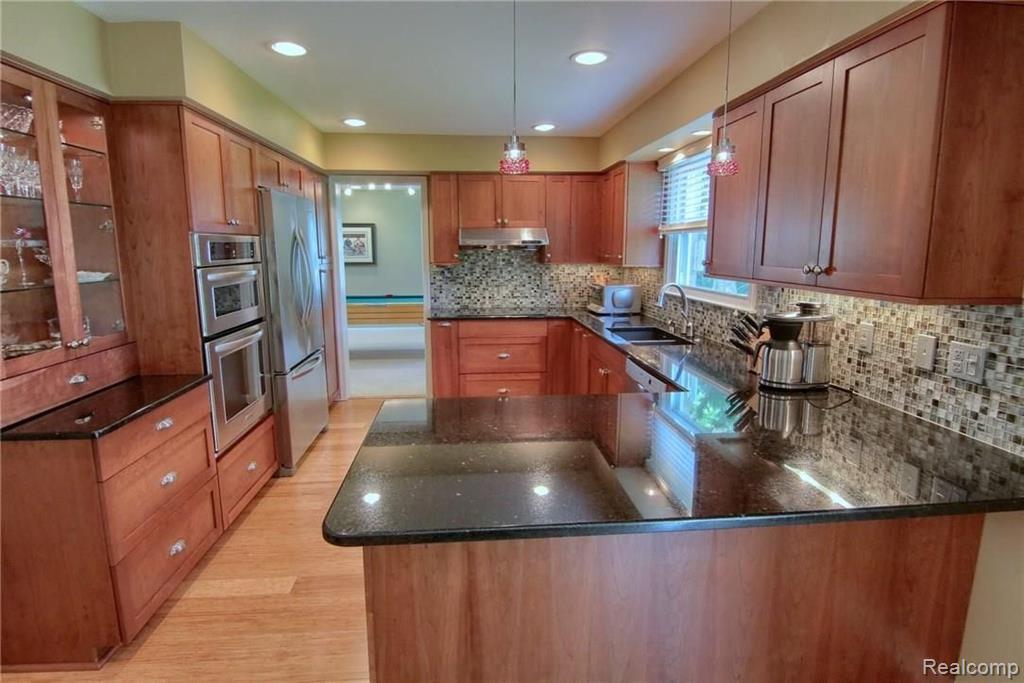 32326 Red Clover Road Farmington Hills, MI 48334 - Photo 11 of 30