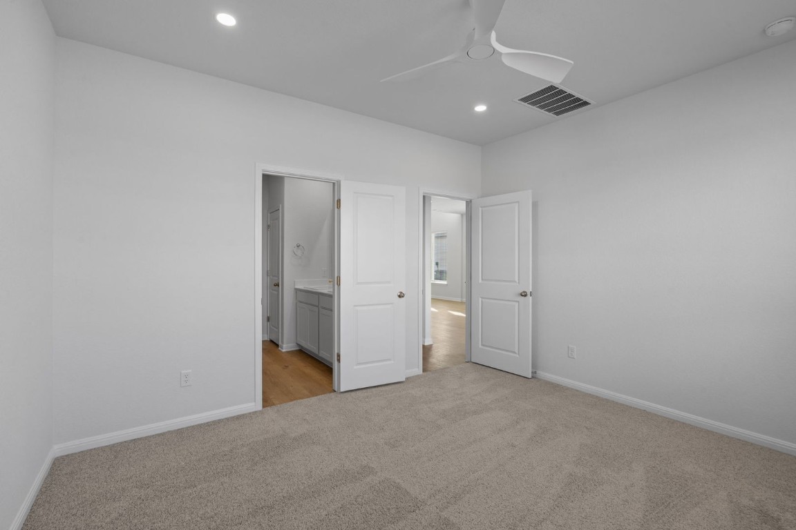 137 Hatari Trail Jarrell, TX 76537 - Photo 19 of 37