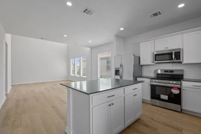 $315,998 | 137 Hatari Trail, Jarrell, TX 76537