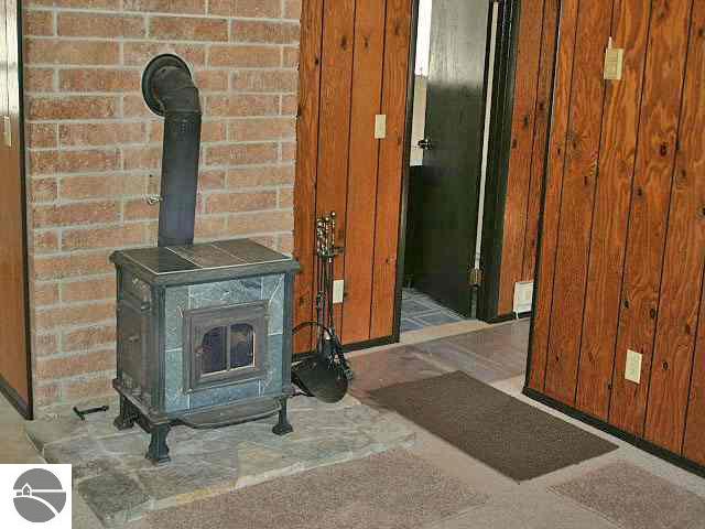 7207 South Dunns Farm Road Maple City, MI 49664 - Photo 5 of 12 1685843-4.JPG