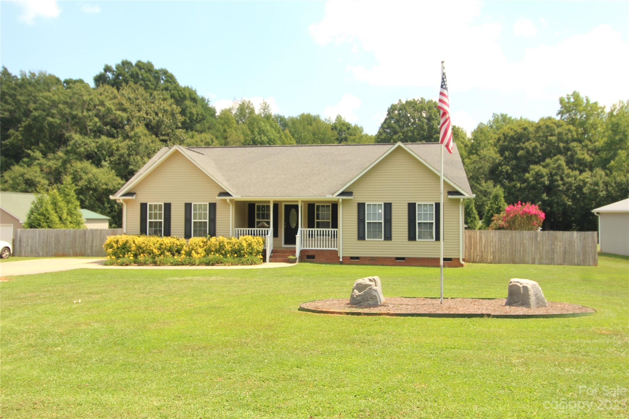 2284 Southbend Road Clover, SC 29710 - Photo 2 of 25 Gallery Image 2