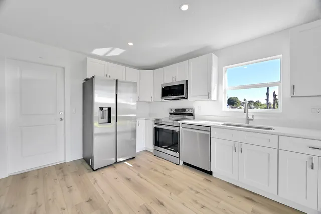 $359,900 | 5584 Southeast Katharine Avenue, Stuart, FL 34997