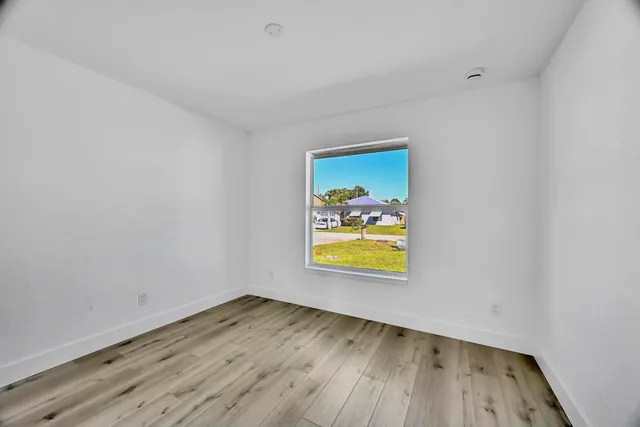 $359,900 | 5584 Southeast Katharine Avenue, Stuart, FL 34997