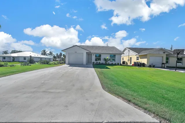$359,900 | 5584 Southeast Katharine Avenue, Stuart, FL 34997