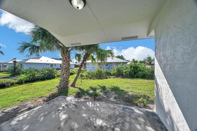 $359,900 | 5584 Southeast Katharine Avenue, Stuart, FL 34997