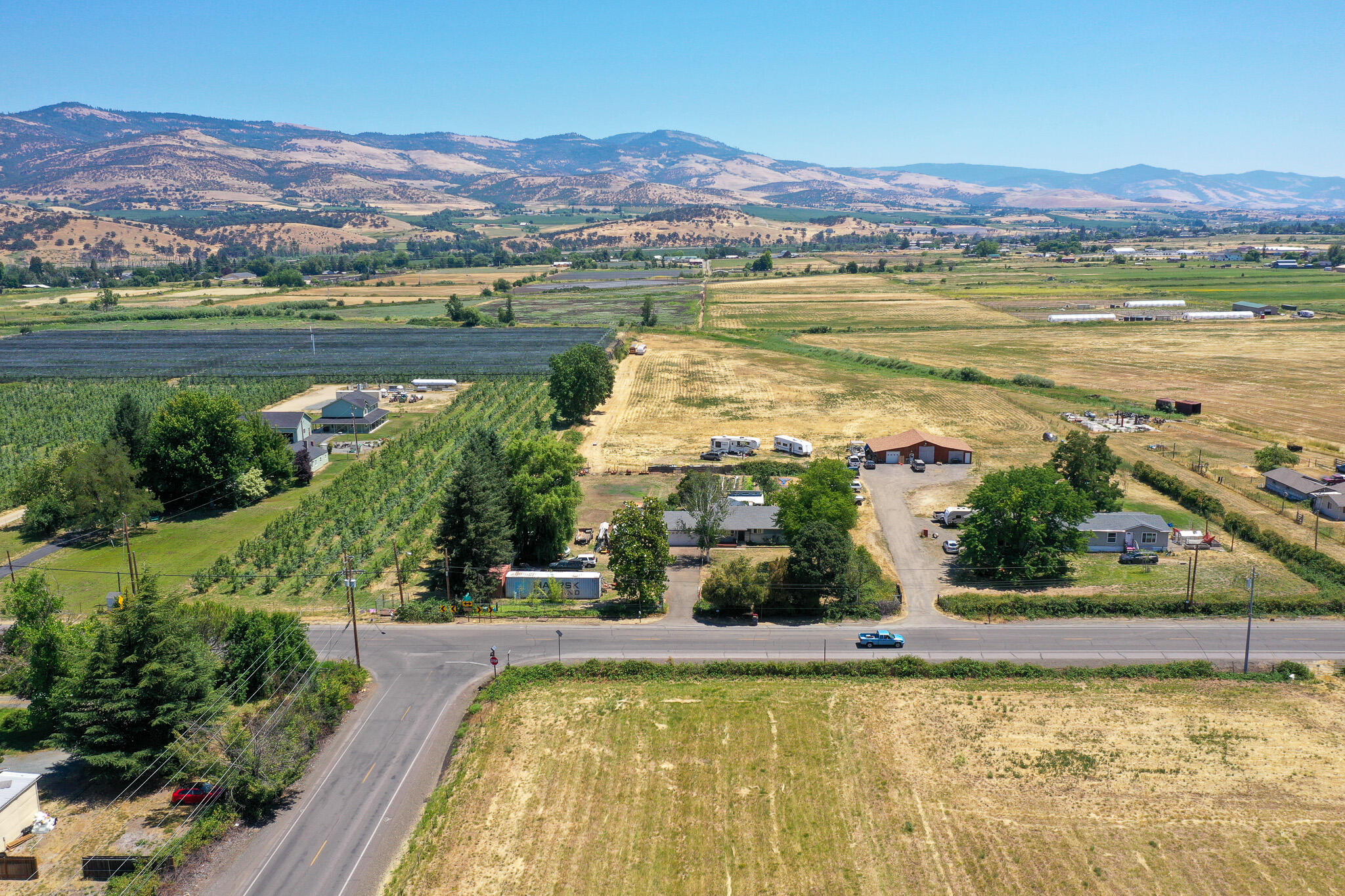 4539 Colver Road Phoenix, OR 97535 - Photo 3 of 33
