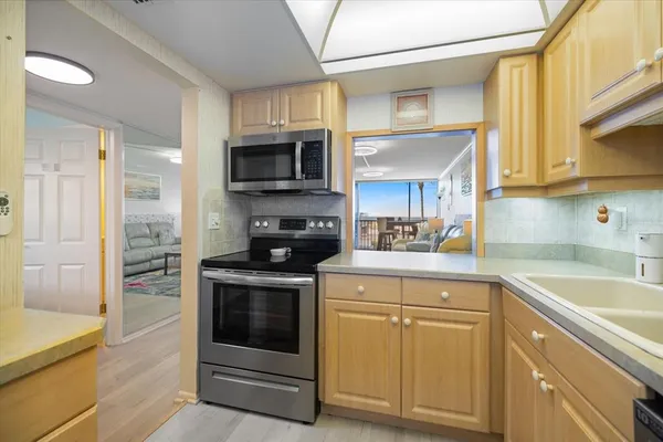 $3,000 | 1400 Tarpon Center Drive, Unit 204, Venice, FL 34285