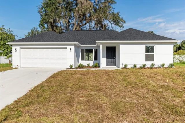 $2,200 | 636 Northeast 130th Court, Silver Springs, FL 34488