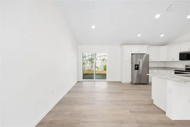 $2,200 | 636 Northeast 130th Court, Silver Springs, FL 34488