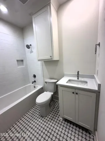 $725,000 | 1427 Highland Park Drive, Jackson, MS 39211