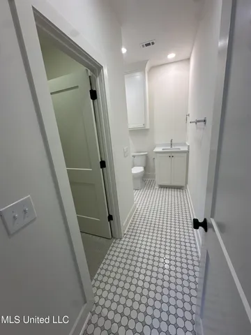 $725,000 | 1427 Highland Park Drive, Jackson, MS 39211