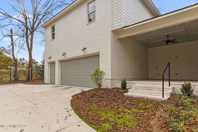 $724,500 | 1427 Highland Park Drive, Jackson, MS 39211