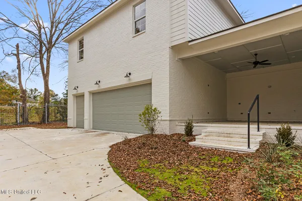 $724,500 | 1427 Highland Park Drive, Jackson, MS 39211