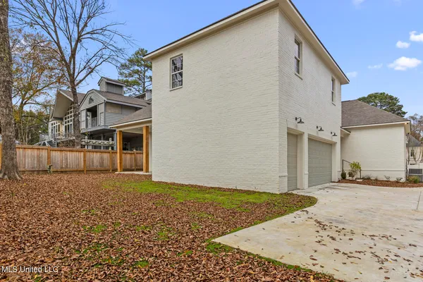 $724,500 | 1427 Highland Park Drive, Jackson, MS 39211