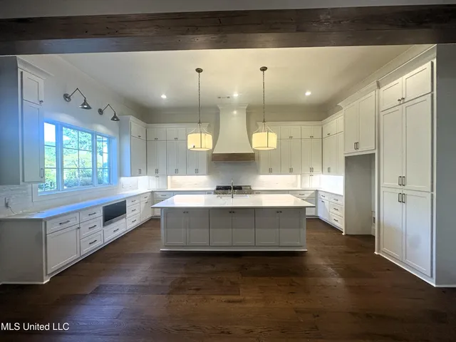 $725,000 | 1427 Highland Park Drive, Jackson, MS 39211