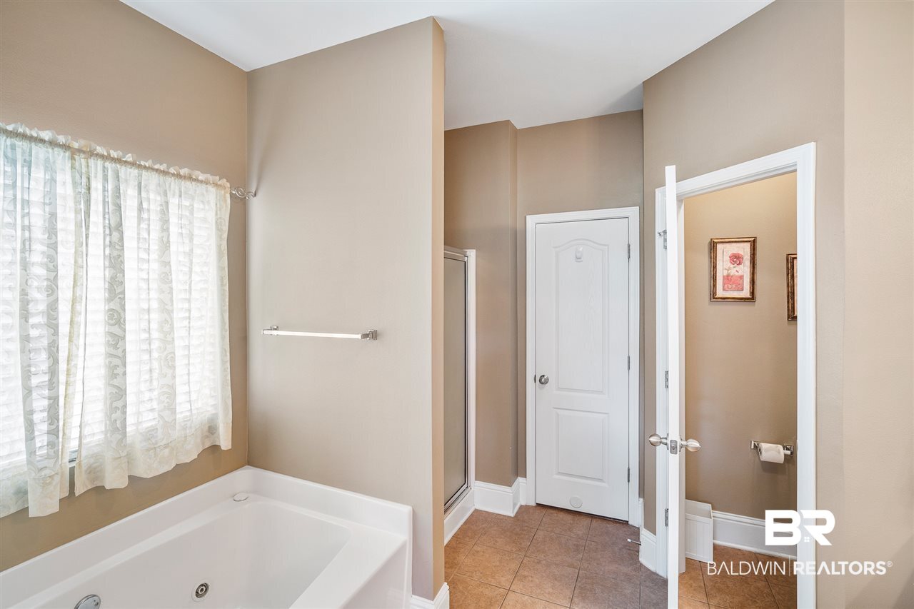 10921 Roanoke Loop Daphne, AL 36526 - Photo 17 of 31 Master Bath - Jetted Tub