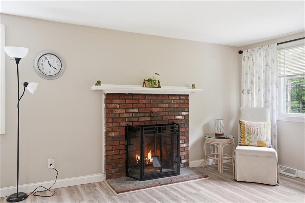 173 Bourne Road Plymouth, MA 02360 - Photo 8 of 34