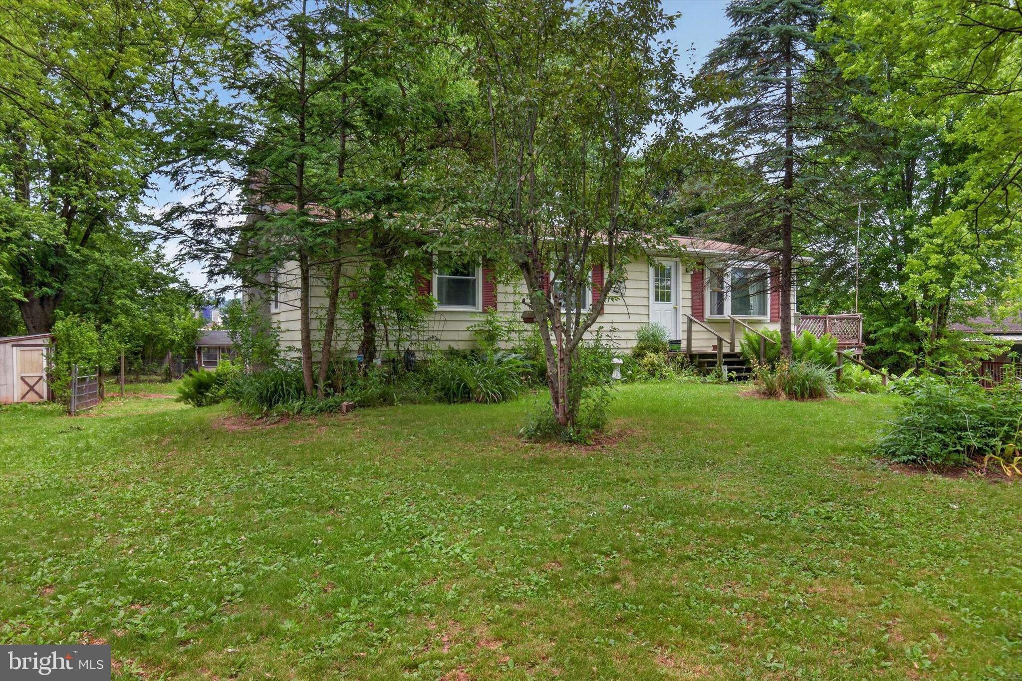 1048 Creek Road Manheim, PA 17545 - Photo 2 of 29