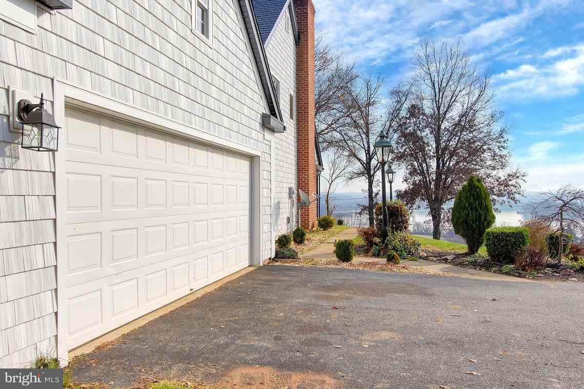 6321 Hoff Road Spring Grove, PA 17362 - Photo 3 of 28
