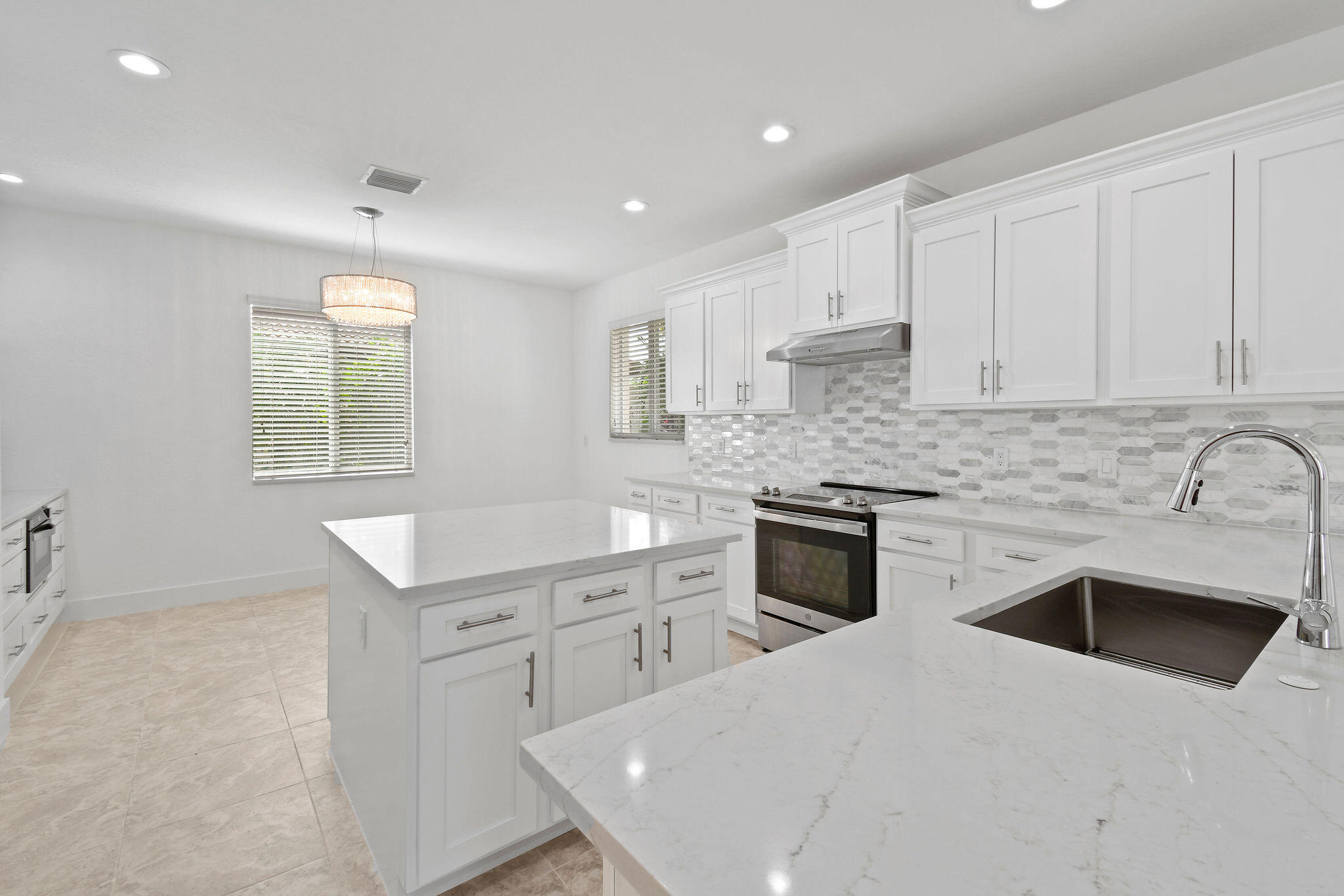 7115 Limestone Cay Road Jupiter, FL 33458 - Photo 17 of 56 7115LimestoneCayRd_21