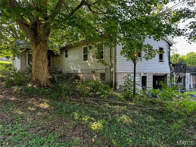 $9,000 | 1310 Vandalia Road, Hillsboro, IL 62049