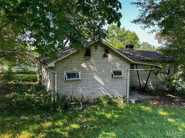 $9,000 | 1310 Vandalia Road, Hillsboro, IL 62049