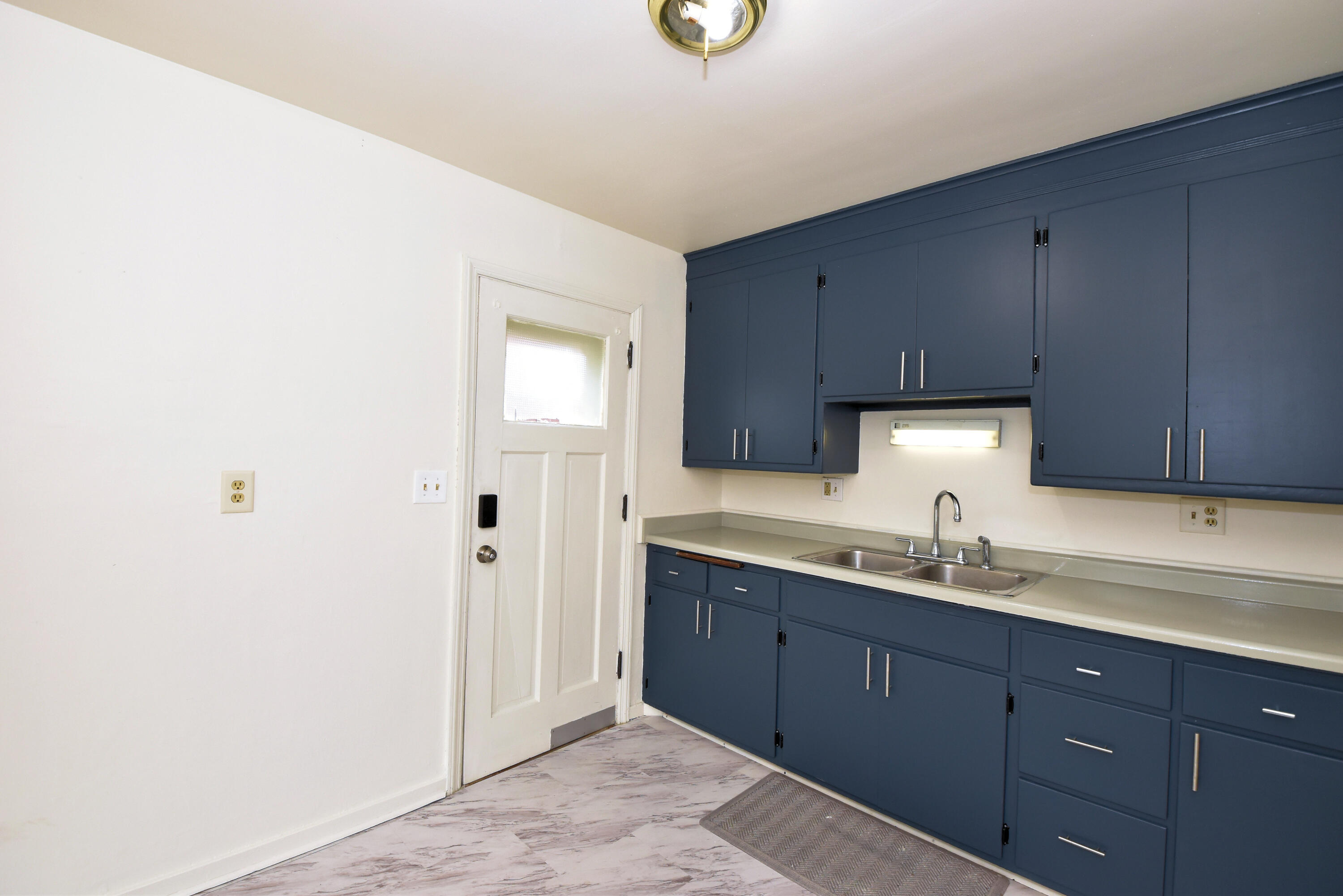 3115 Lasalle Street Racine, WI 53402 - Photo 11 of 25 Kitchen