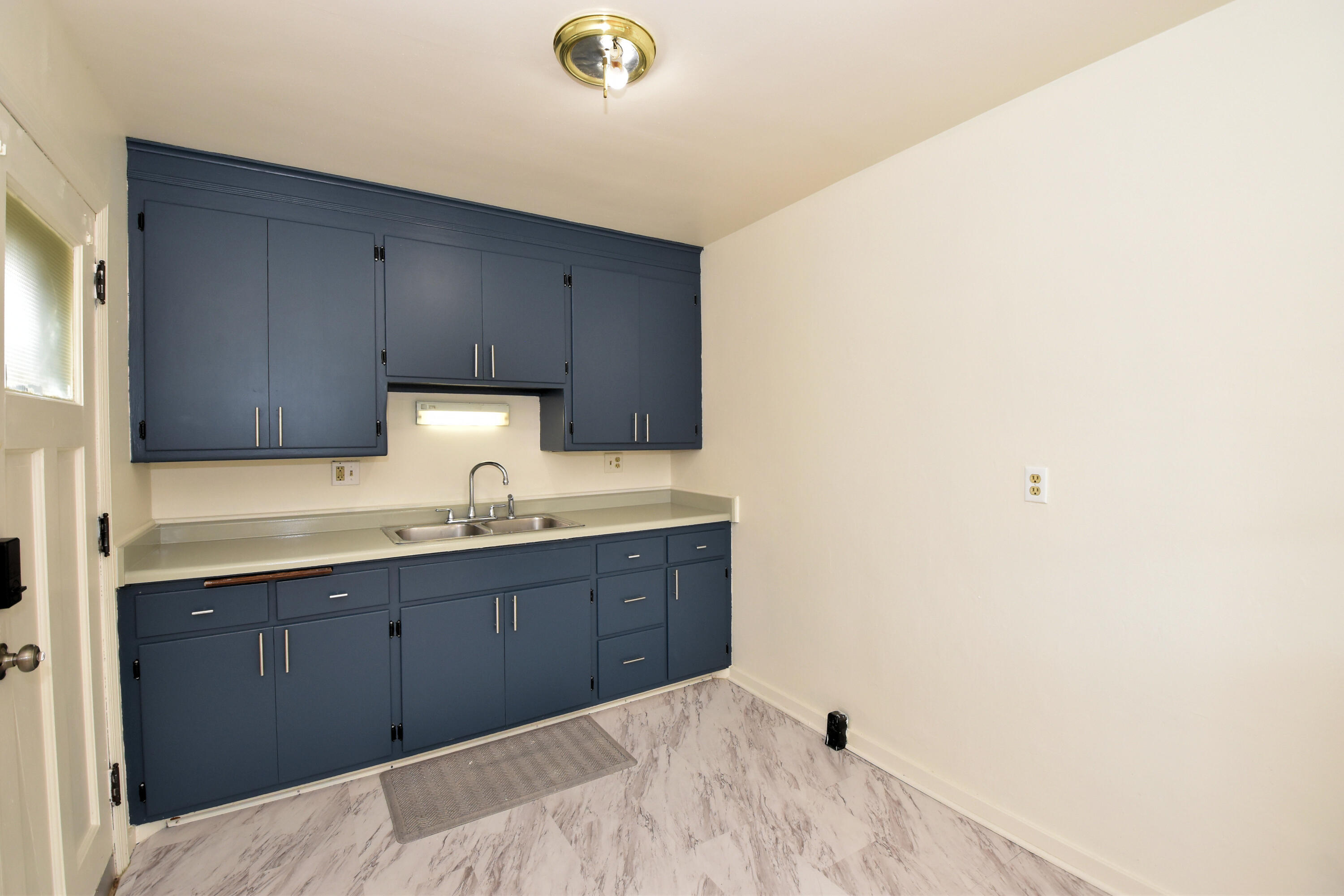 3115 Lasalle Street Racine, WI 53402 - Photo 14 of 25 kitchen