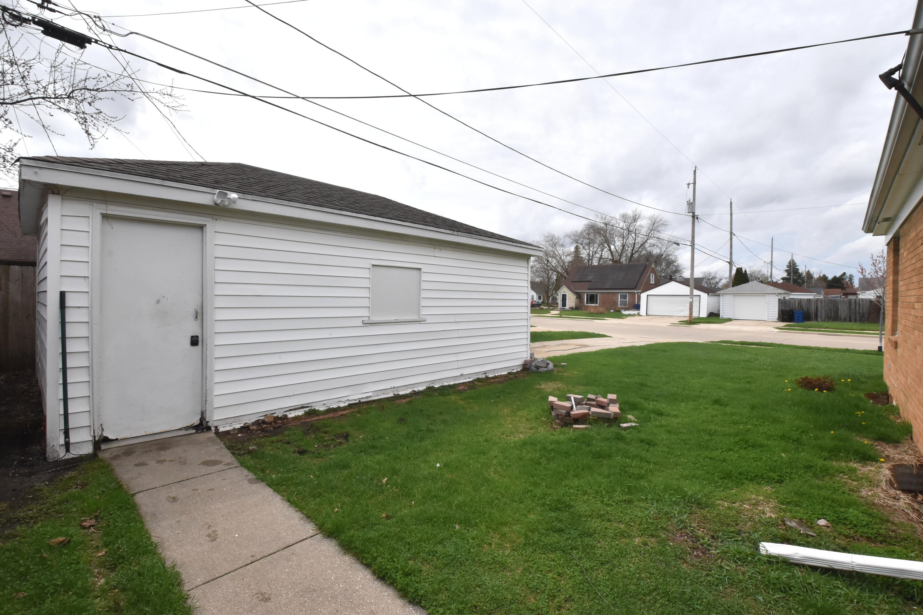 3115 Lasalle Street Racine, WI 53402 - Photo 2 of 25 Garage