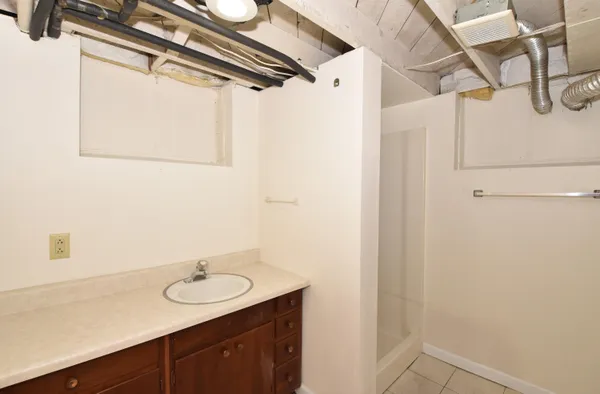 $1,500 | 3115 Lasalle Street, Racine, WI 53402