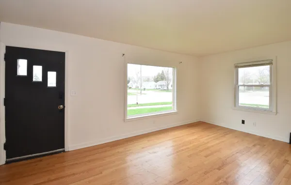 $1,500 | 3115 Lasalle Street, Racine, WI 53402