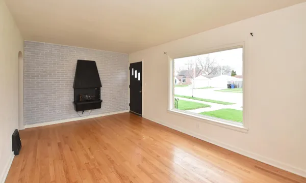 $1,500 | 3115 Lasalle Street, Racine, WI 53402