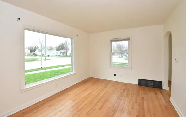 $1,500 | 3115 Lasalle Street, Racine, WI 53402