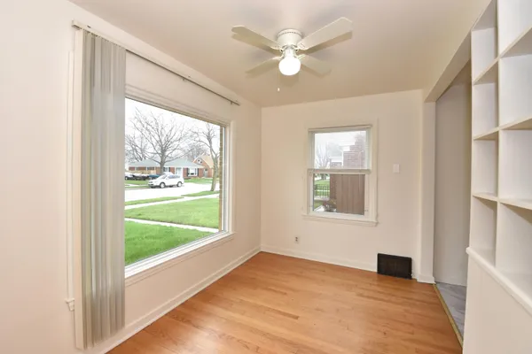 $1,500 | 3115 Lasalle Street, Racine, WI 53402