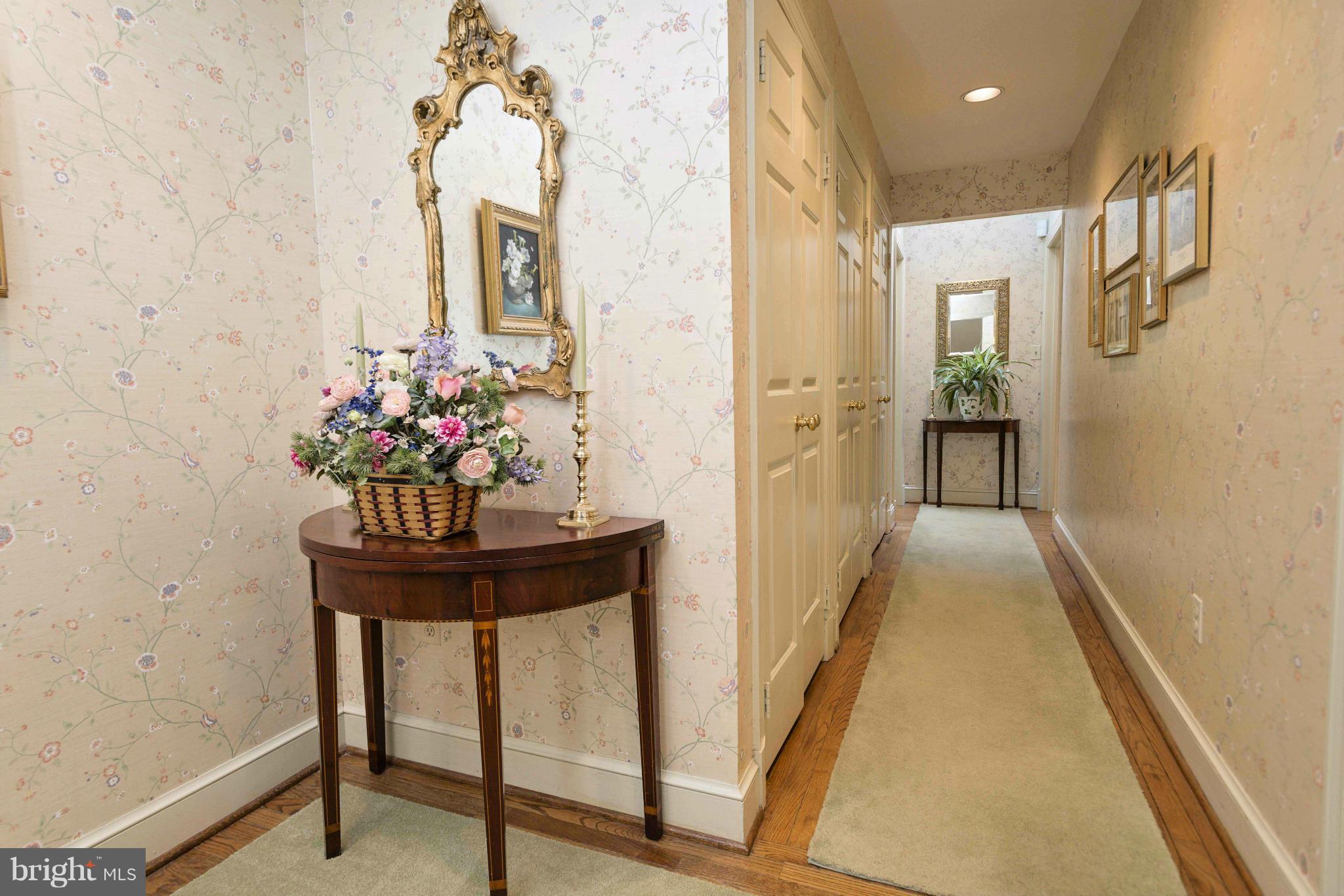 4 Charlesbrooke Road Baltimore, MD 21212 - Photo 3 of 28 Main Level Hall