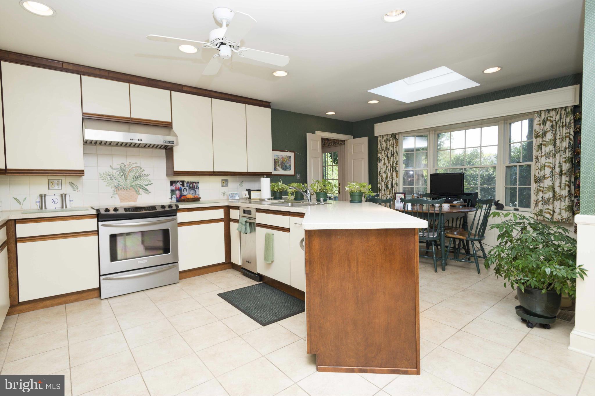 4 Charlesbrooke Road Baltimore, MD 21212 - Photo 7 of 28 Kitchen
