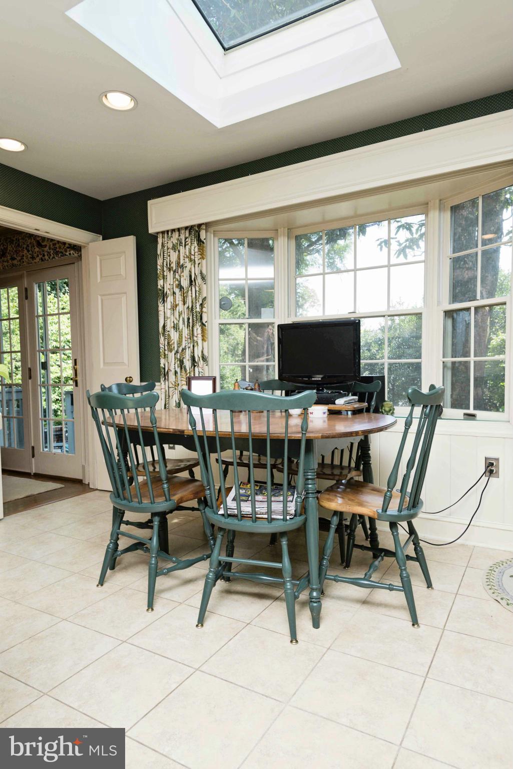 4 Charlesbrooke Road Baltimore, MD 21212 - Photo 8 of 28 Dining Area