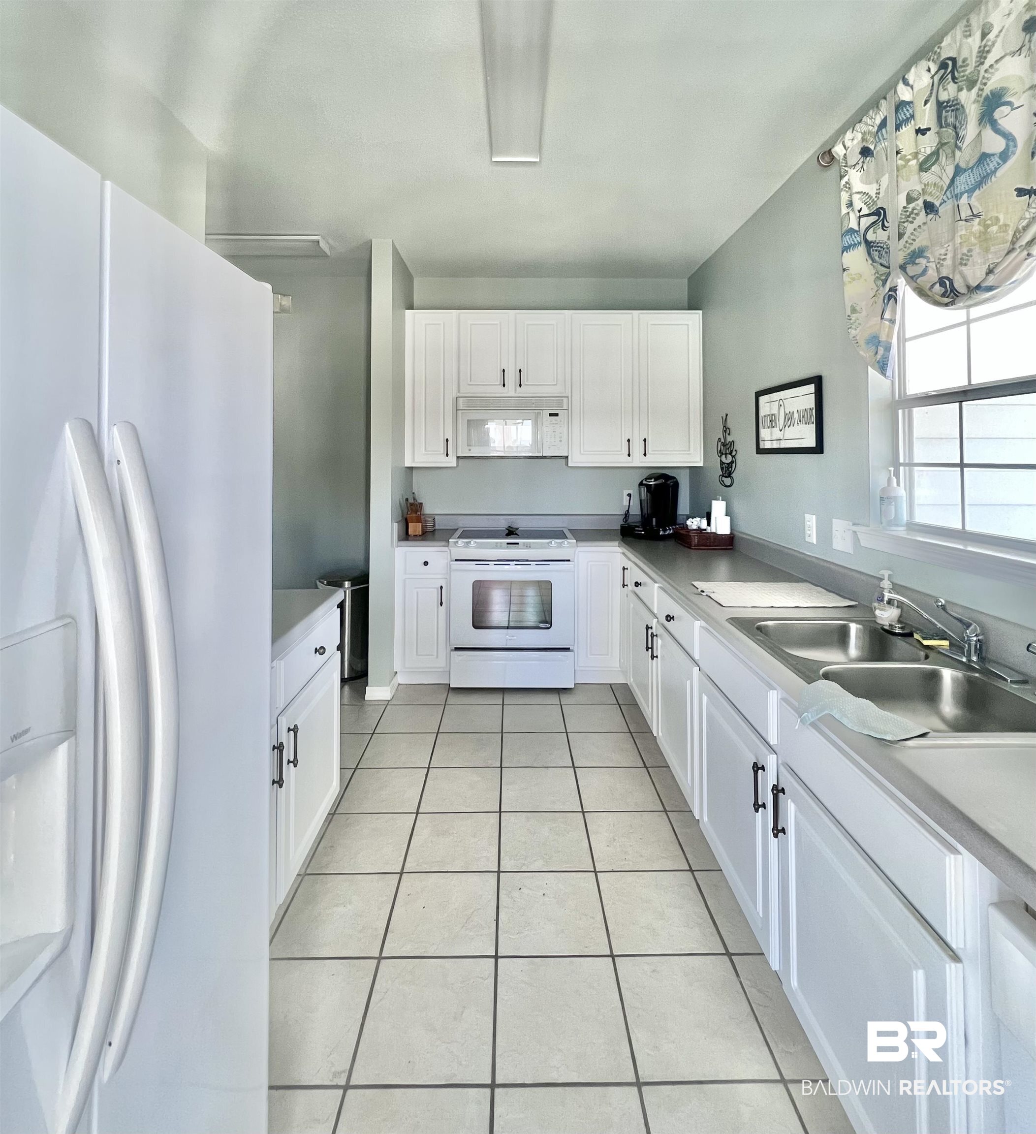 22900 Respite Lane Foley, AL 36535 - Photo 24 of 32 Clubhouse Kitchen