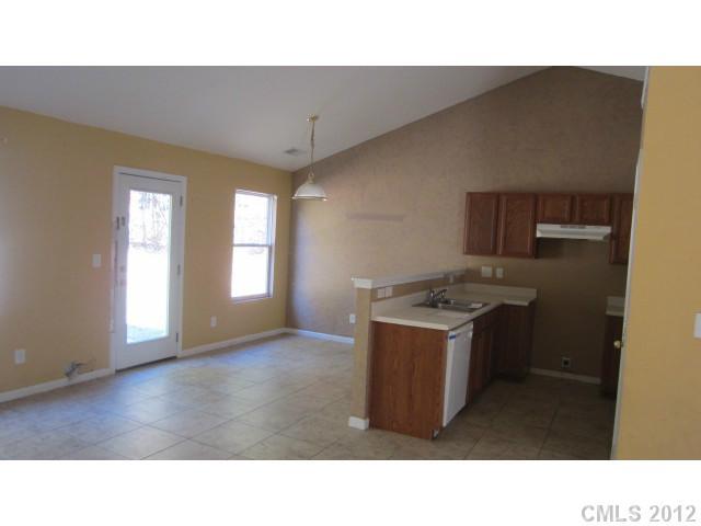 7025 Sunman Road Charlotte, NC 28216 - Photo 4 of 9 Gallery Image 4