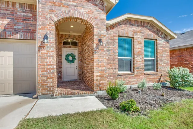 $2,700 | 2353 Waggoner Ranch Drive, Weatherford, TX 76087