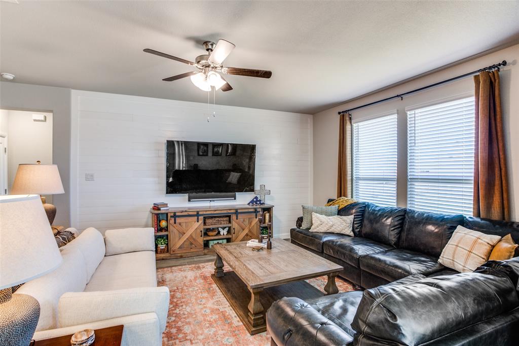 2353 Waggoner Ranch Drive Weatherford, TX 76087 - Photo 5 of 25