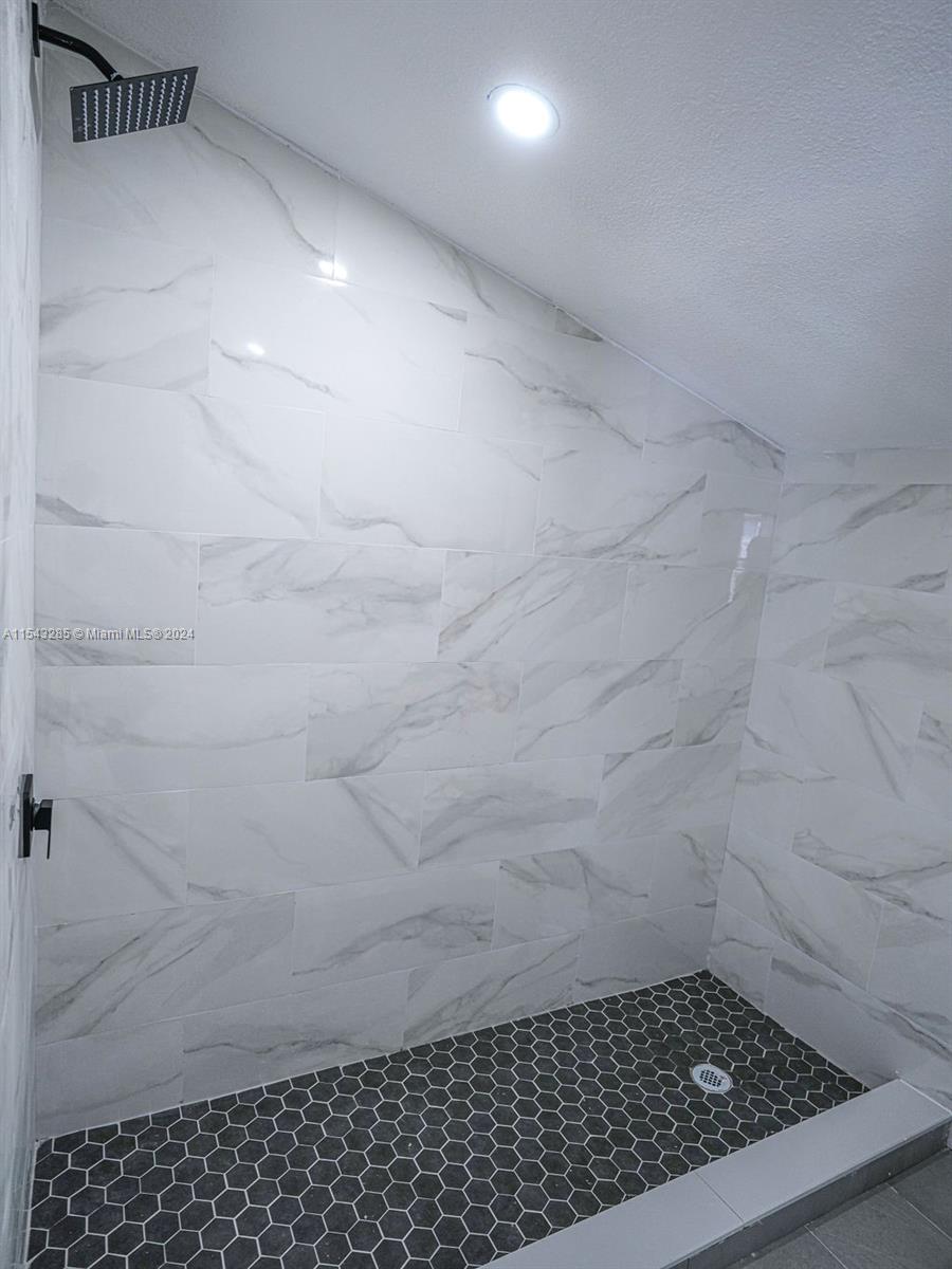 1094 West 27th Street Riviera Beach, FL 33404 - Photo 17 of 31 Gallery Image 17