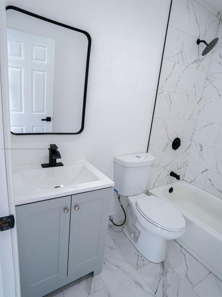 1094 West 27th Street Riviera Beach, FL 33404 - Photo 6 of 31 Gallery Image 6