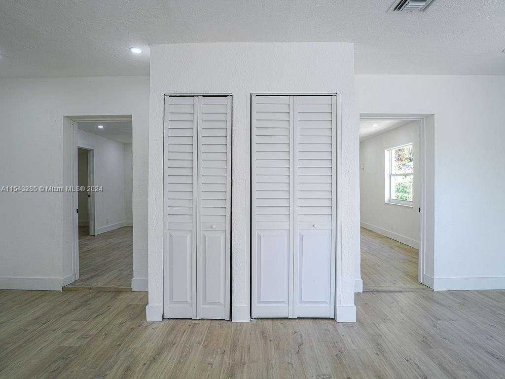1094 West 27th Street Riviera Beach, FL 33404 - Photo 8 of 31 Gallery Image 8