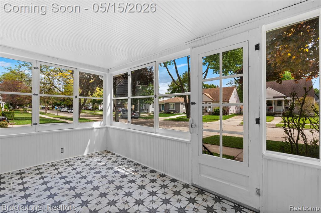 142 Massoit Street Clawson, MI 48017 - Photo 7 of 44